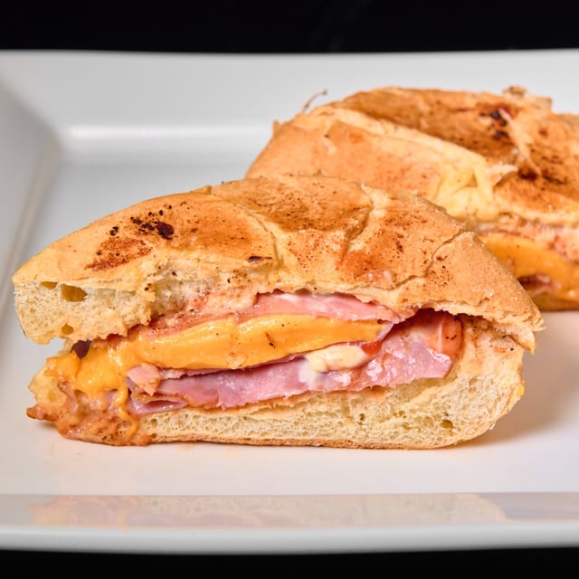 Ham & Cheese - Jamon Con Queso.