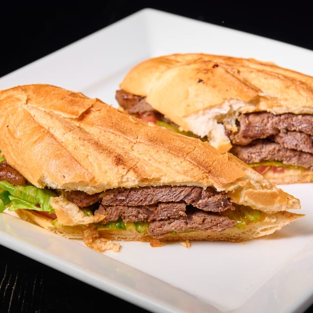 Sandwich De Bistec.
