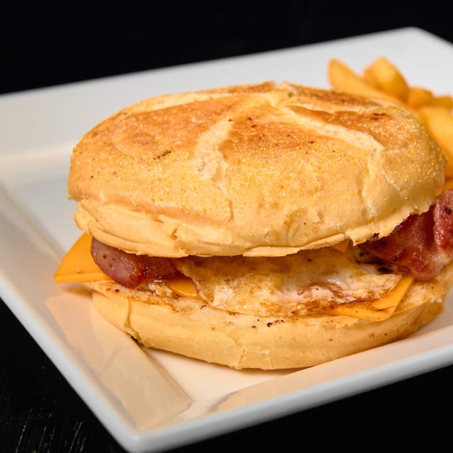 Tocineta, Huevo Y Queso - Bacon Egg & Cheese (Hero).