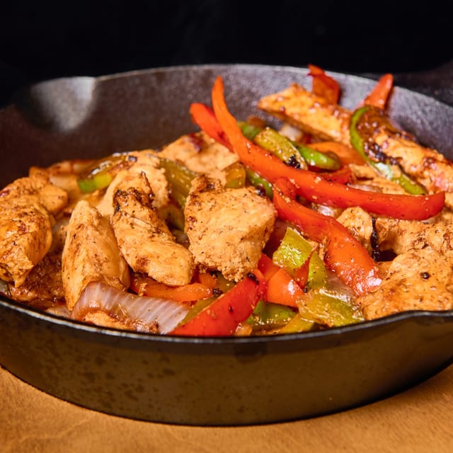 Pechuga De Pollo Salteada - Pepper Chicken Breast.