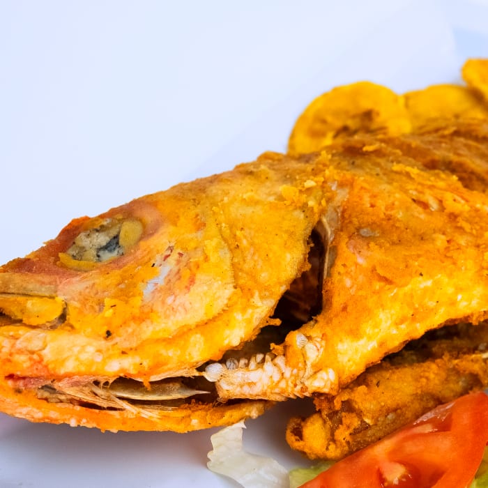 Pargo Rojo (Frito o en Salsa) / Whole Red Snapper (Fried or in Sauce).
