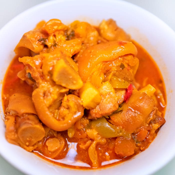 Patitas de Cerdo Guisadas / Stew Pork Feet.
